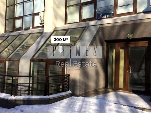 комерційна за адресою Євгена Коновальця вул. (Щорса), 44-А