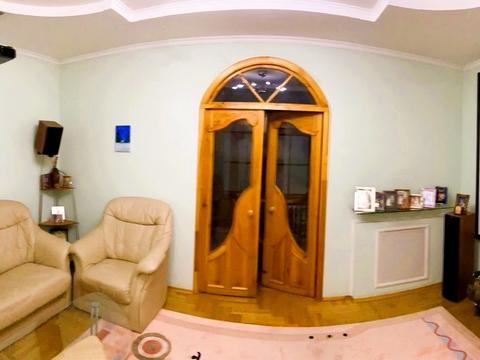 квартира за адресою Пилипа Орлика вул. (Паризької Комуни), 1