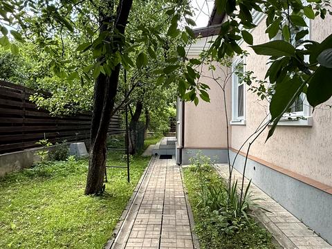 будинок за адресою Степана Чобану вул. (Василя Алексухіна), 11
