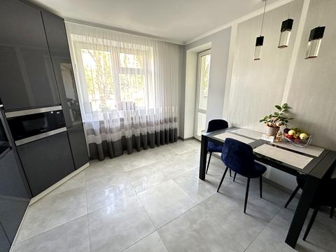 квартира по адресу Злуки просп., 18