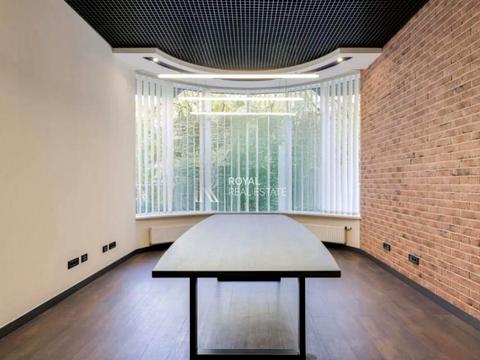 комерційна за адресою Івана Франка вул., 4