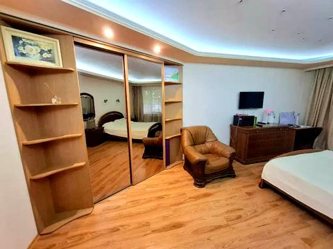 квартира за адресою Писаржевского, 11