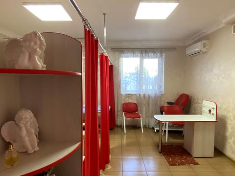 комерційна за адресою Інститутська вул., 6а