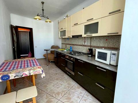 квартира за адресою Івана Миколайчука вул., 6а