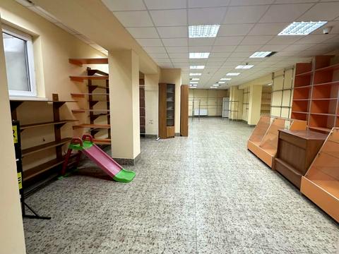 комерційна за адресою Залізнична, 49