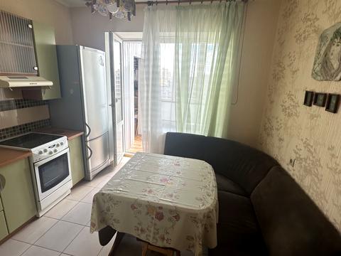 квартира за адресою Анни Ахматової вул., 31