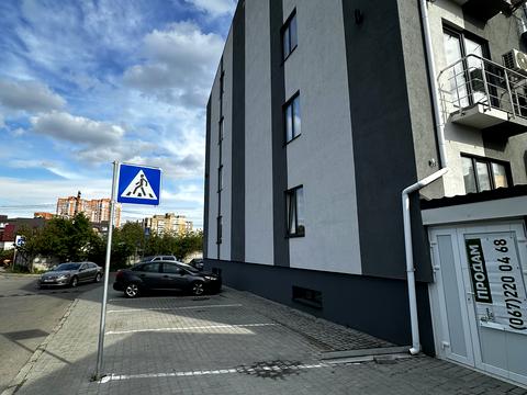 комерційна за адресою Осіння вул., 71
