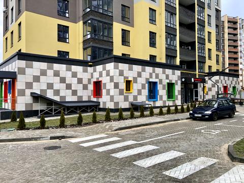 комерційна за адресою Домбровського вул., 3д