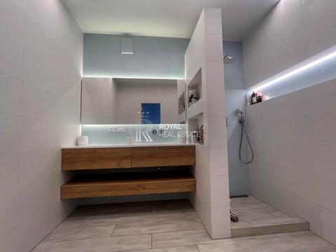 дом по адресу троянда