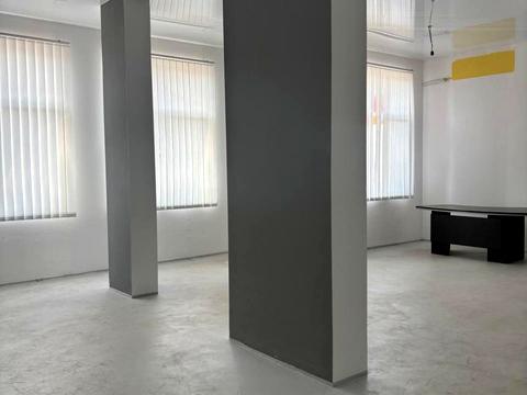 комерційна за адресою Добробутна вул., 1