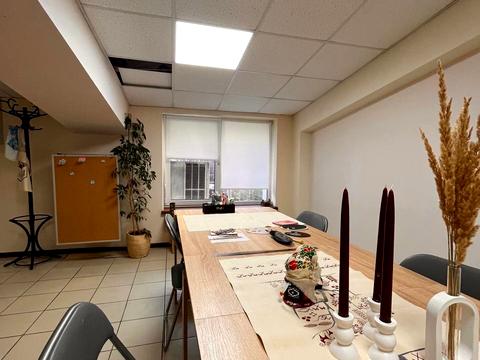 комерційна за адресою Тролейбусна вул., 13