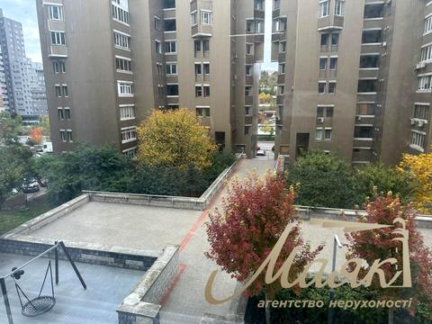 коммерческая по адресу Антоновича ул. (Горького), 74