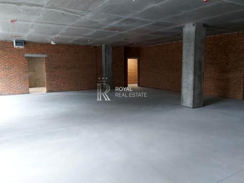 комерційна за адресою Деміївська вул., 27