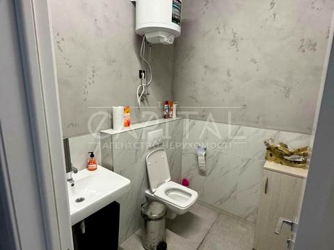 комерційна за адресою Звіринецька вул., 72