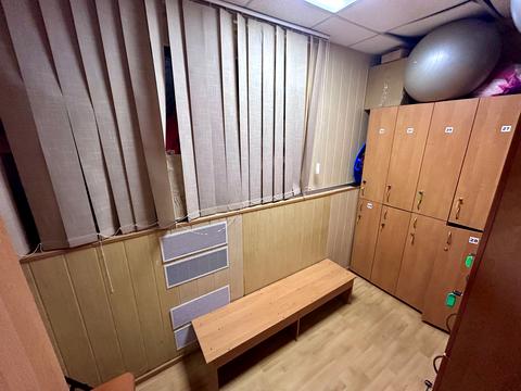 комерційна за адресою Олега Адамовського вул. (Камська), 2