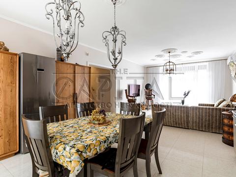 будинок за адресою Буча, Богдана Хмельницького бульв.