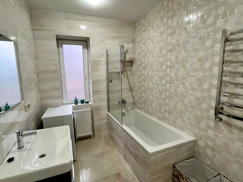 квартира за адресою Незалежності України вул., 20