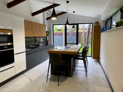 будинок за адресою Анатолія Солов'яненка вул.