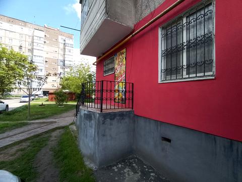 комерційна за адресою Державності вул., 30