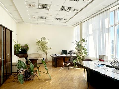 комерційна за адресою Городоцька вул., 176