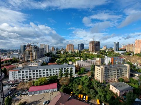 квартира за адресою Василя Тютюнника вул. (Анрі Барбюса), 37/1
