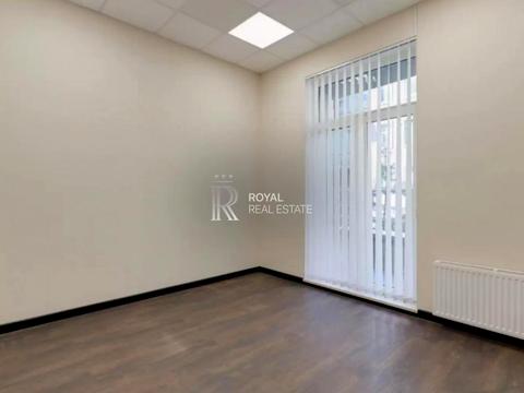 комерційна за адресою Івана Франка вул., 1