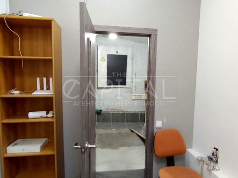 комерційна за адресою Юрія Іллєнка вул. (Мельникова), 5Б