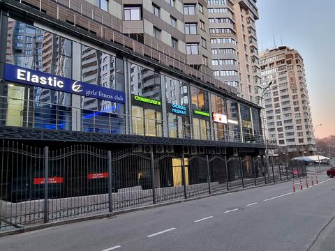 комерційна за адресою Андрія Верхогляда вул. (Михайла Драгомирова), 4Б