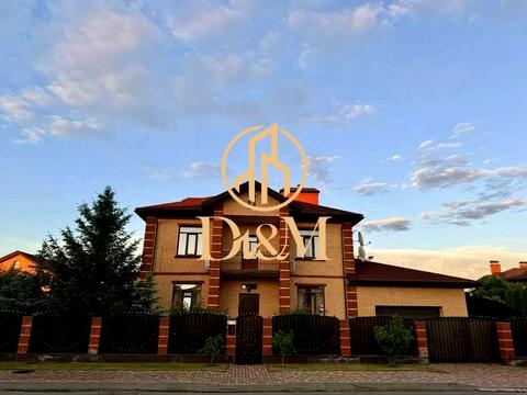 дом по адресу Василя Сухомлинського ул.