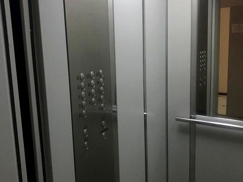 квартира за адресою Захисників України вул. (1-го Травня), 40