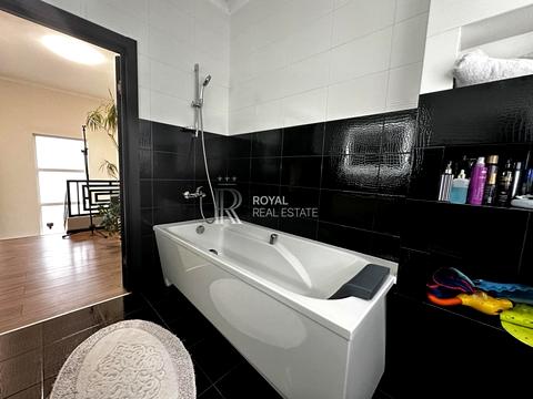 будинок за адресою Кленова вул.