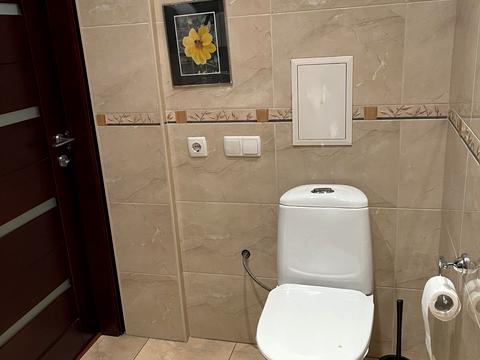 комерційна за адресою Шовковична вул., 21