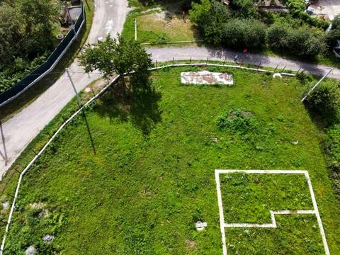 участок по адресу Центральна, 1