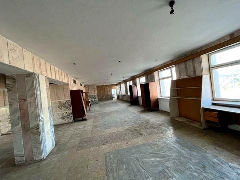 комерційна за адресою Залізнична, 8