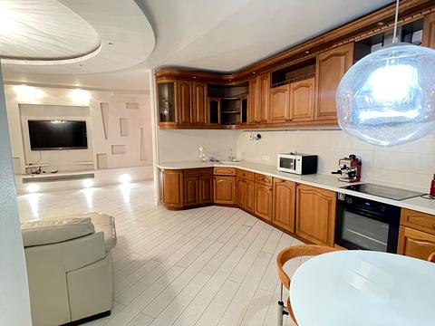 квартира за адресою Вишняківська вул., 13