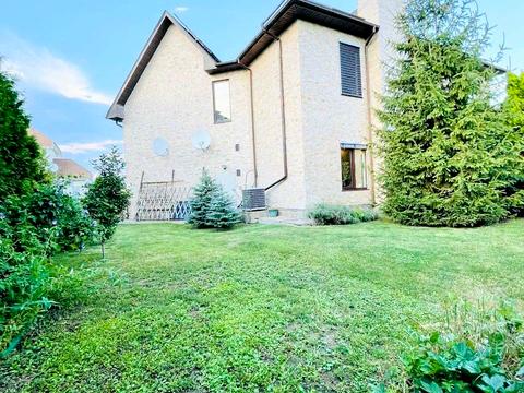 будинок за адресою с. Нові Безрадичі, пісчана