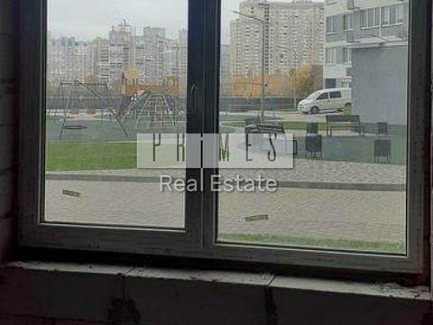 комерційна за адресою Ревуцького вул., 40-В