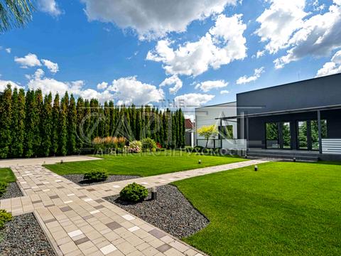 будинок за адресою смт. Козин, Лугова вул.