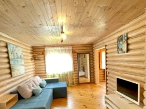будинок за адресою Леоніда Каденюка вул.