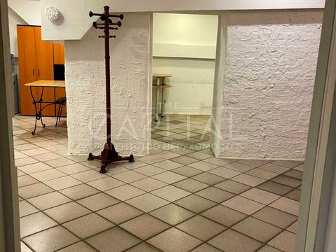 комерційна за адресою Бастіонна вул., 2/1