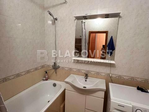 квартира за адресою Анни Ахматової вул., 45