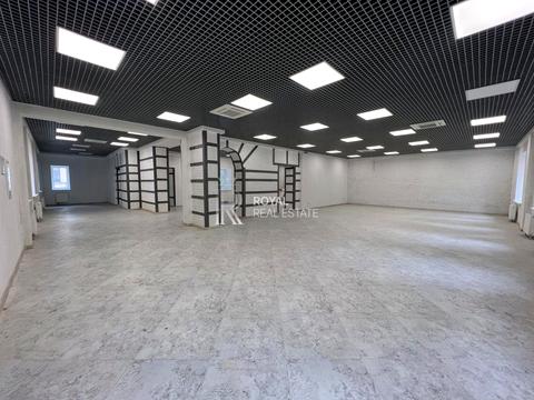 комерційна за адресою Івана Франка вул., 2б