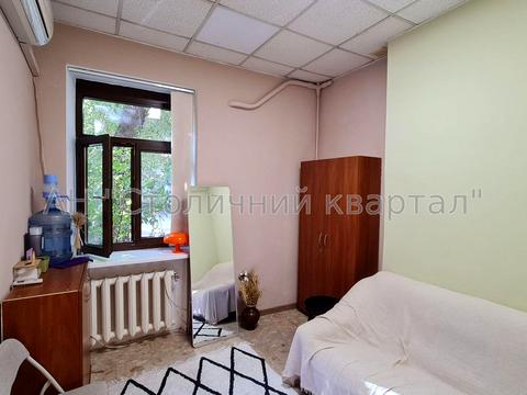комерційна за адресою Волоська вул., 21