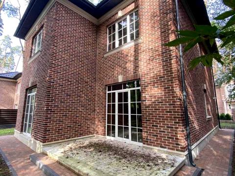 будинок за адресою Отамана Орлика вул.