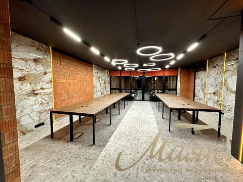 комерційна за адресою Джона Маккейна вул. (Івана Кудрі), 1