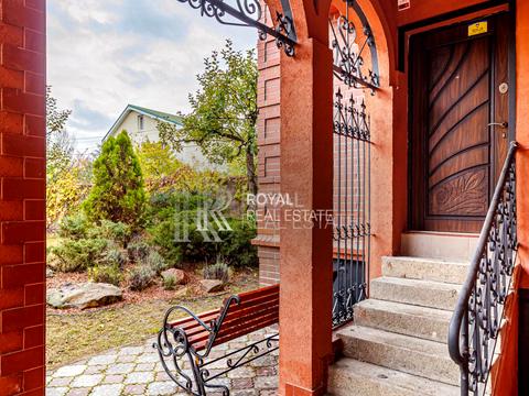 будинок за адресою 1-ша Продольна вул., 1