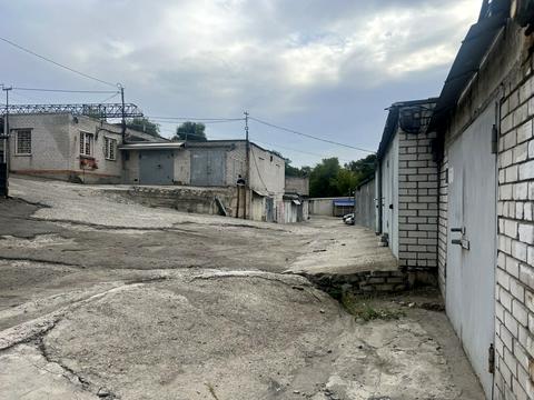 паркомісце за адресою Михайла Драгоманова вул. (Димитрова), 72