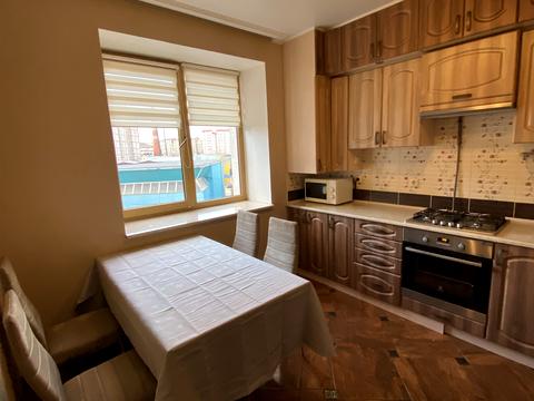 квартира за адресою Василя Симоненка вул., 2