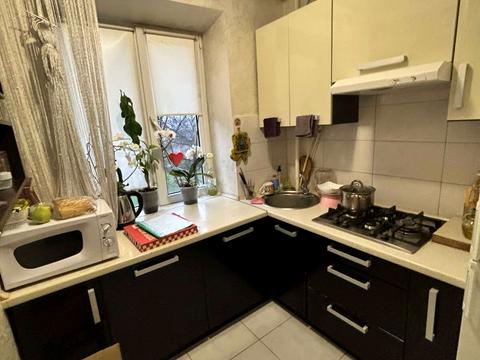 квартира за адресою Руставелі вул., 4
