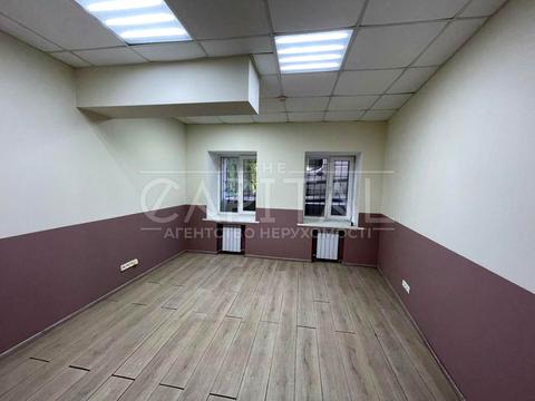 комерційна за адресою Бульварно-Кудрявська вул. (Воровського), 8